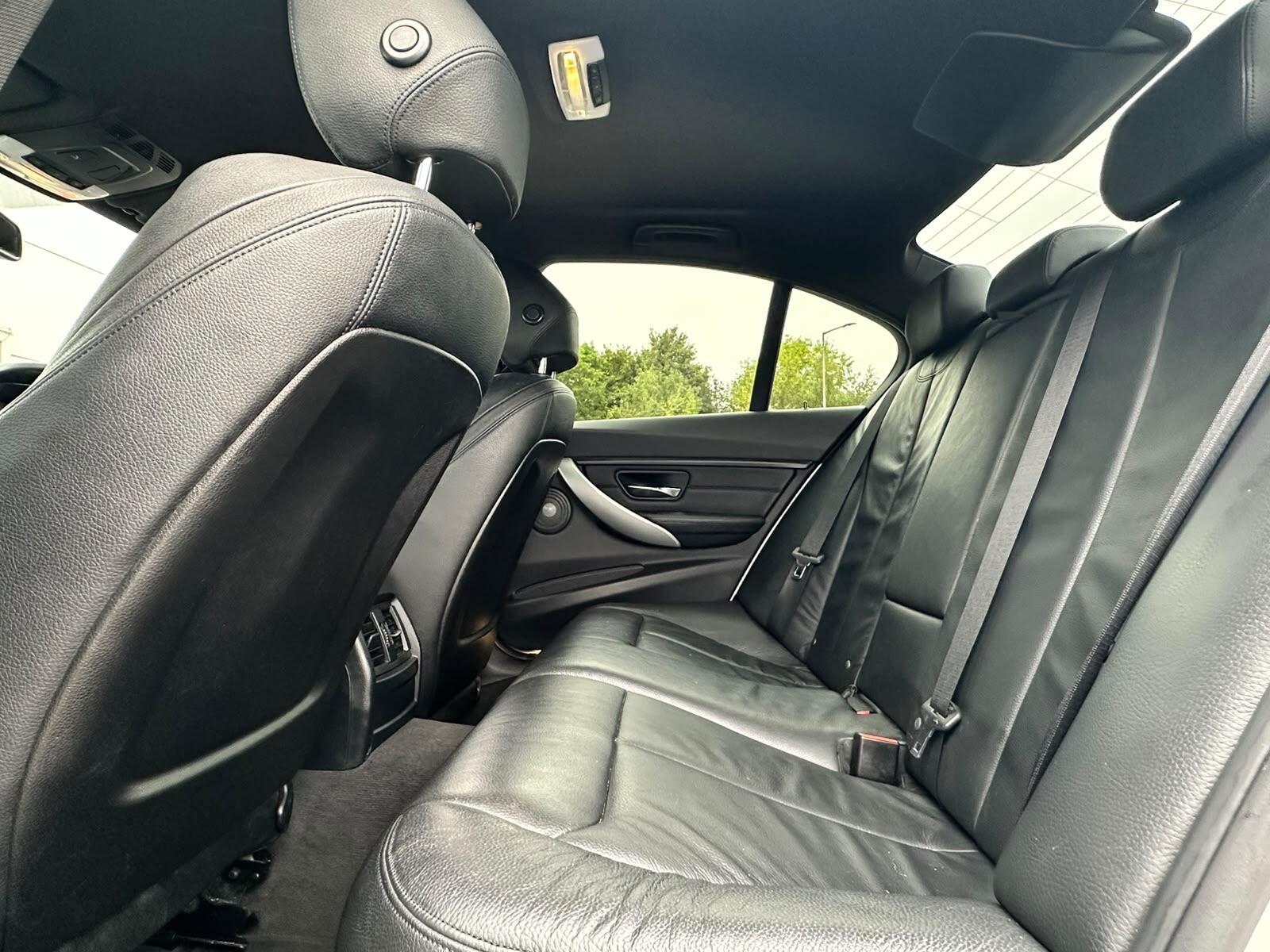 BMW 3 Series view 31