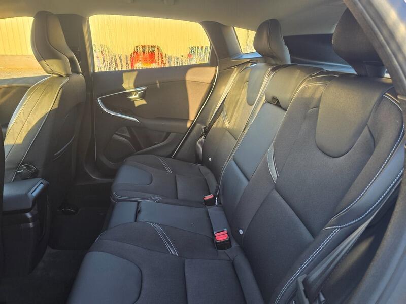 2019 Volvo V40 2.0 T2 R-Design Edition Euro 6 (s/s) 5dr • 129,000 miles image 35