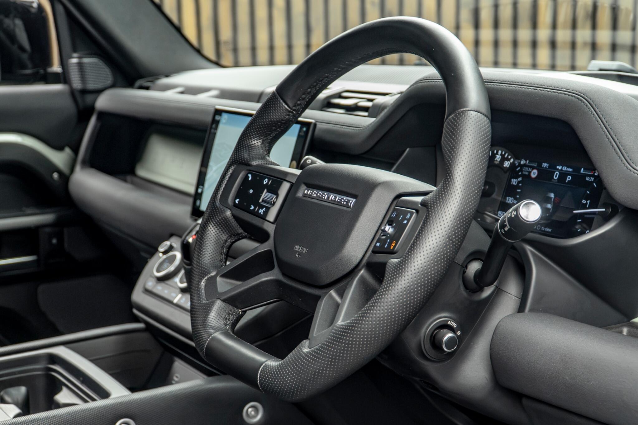 Land Rover Defender view 27