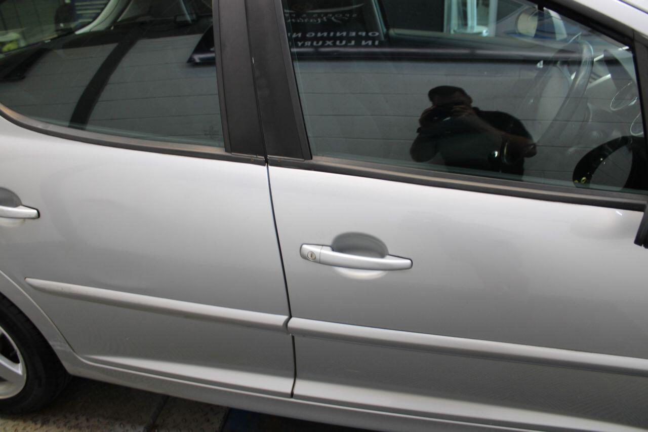 Peugeot 207 view 29