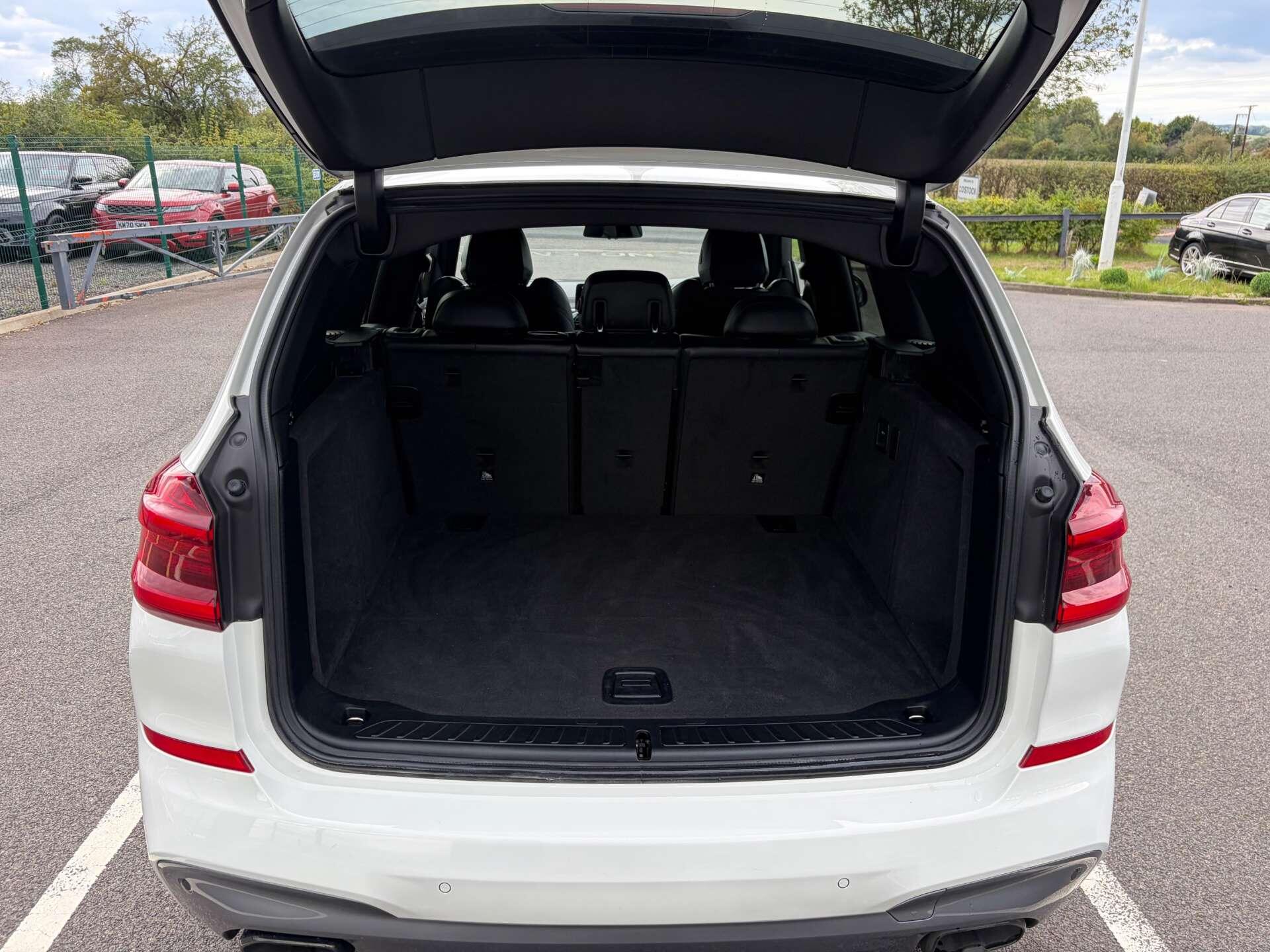 BMW X3 view 25