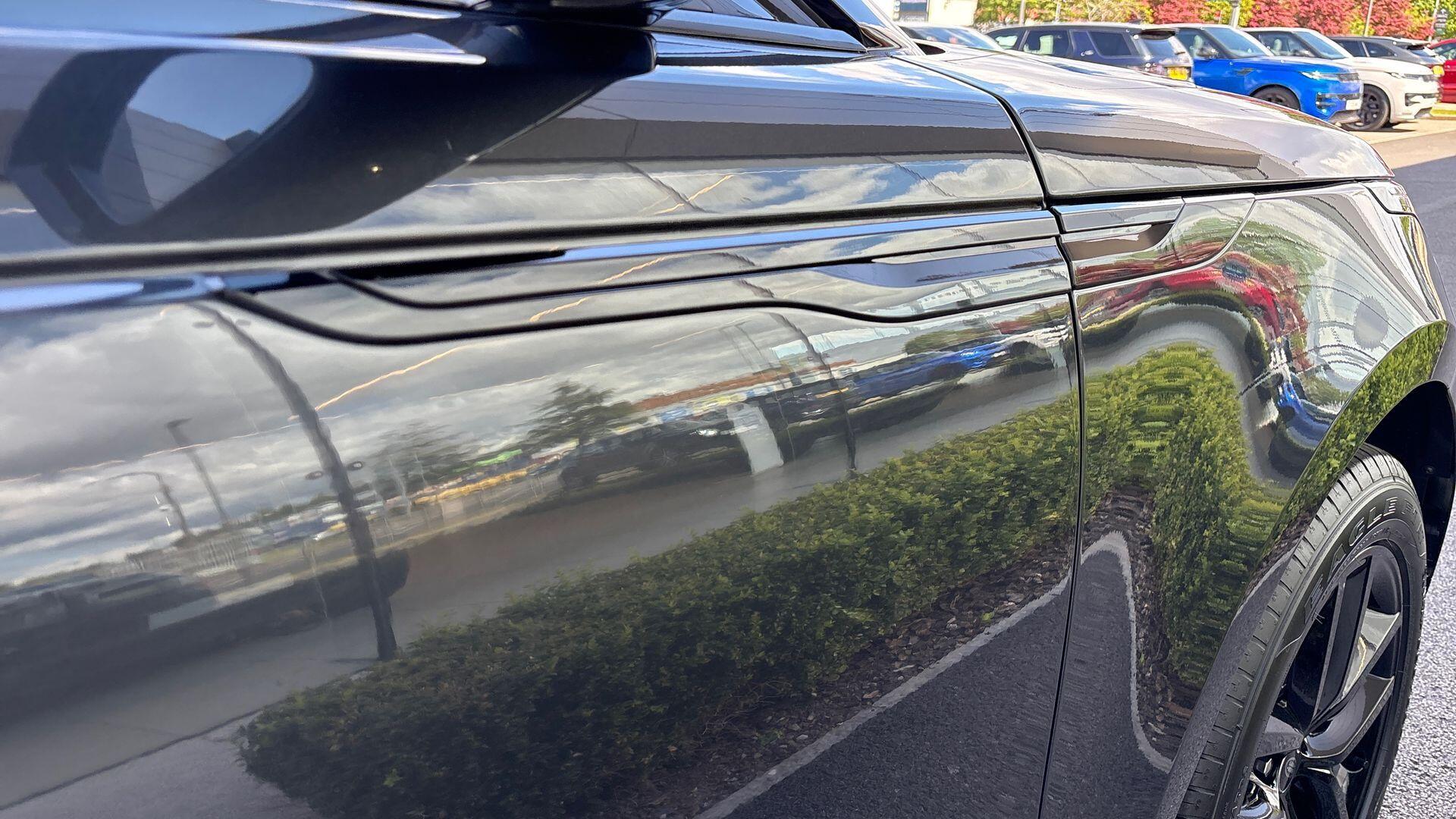 Land Rover Range Rover Velar view 20