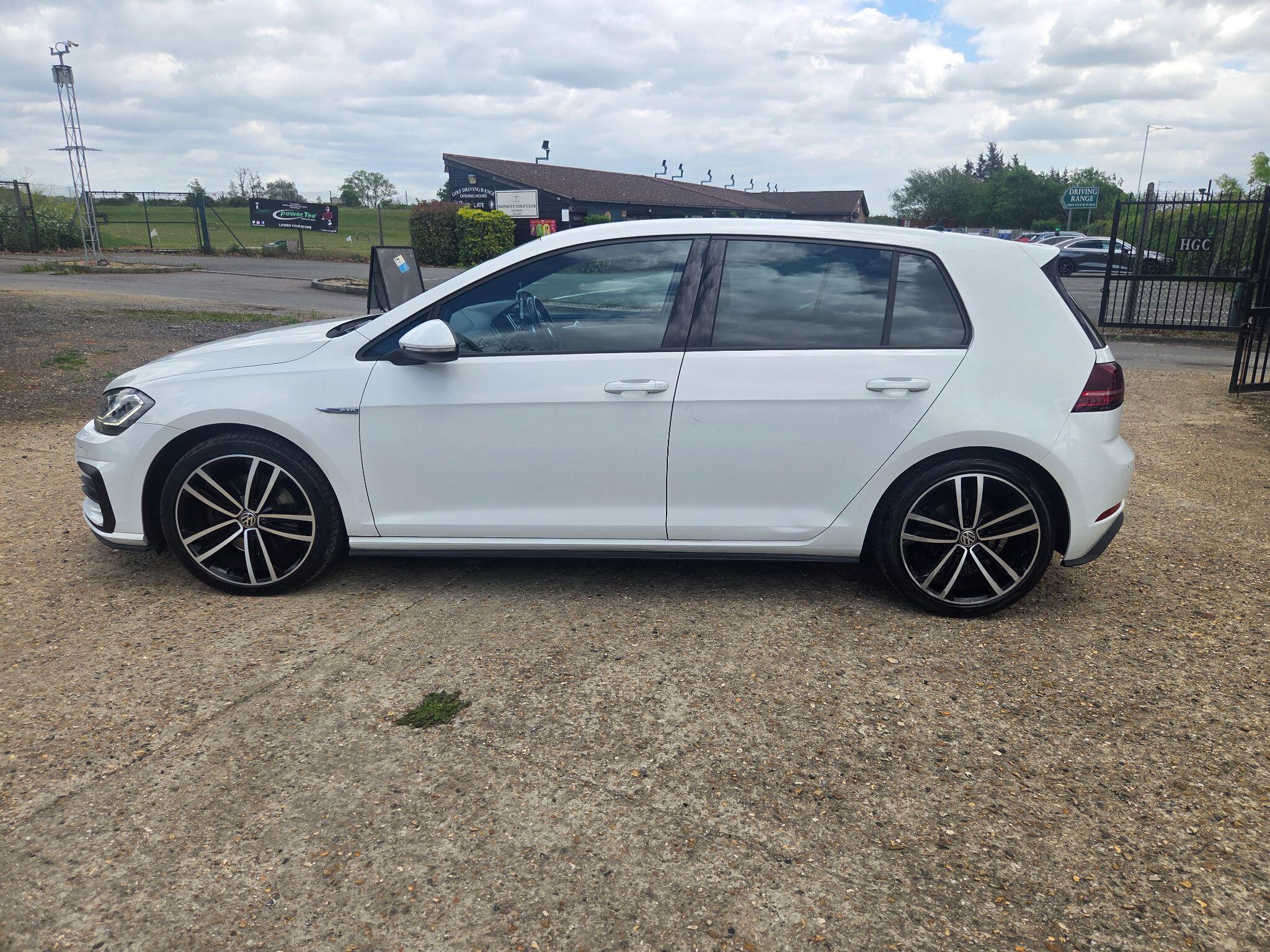 Volkswagen Golf view 4