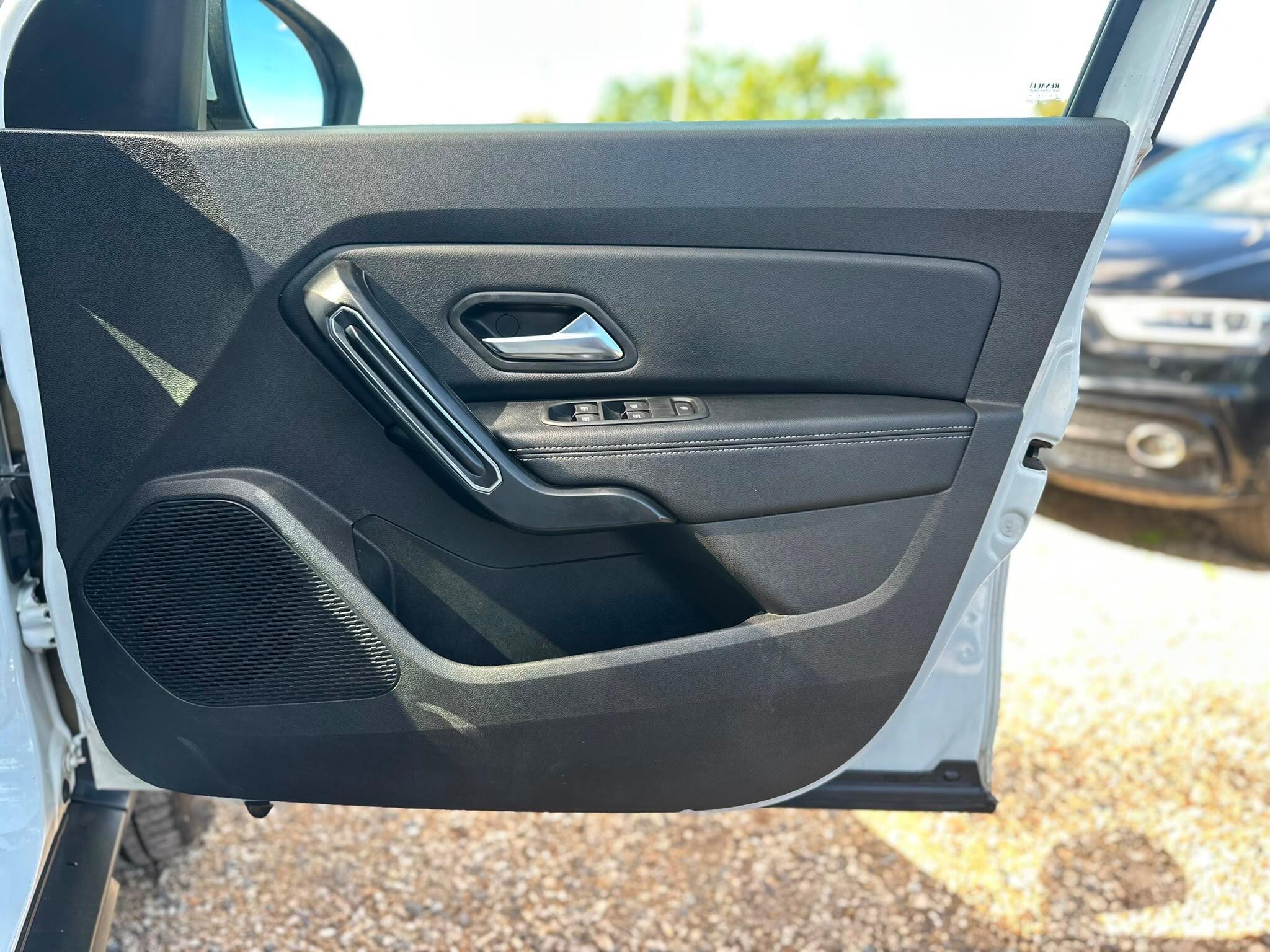 Dacia Duster view 55