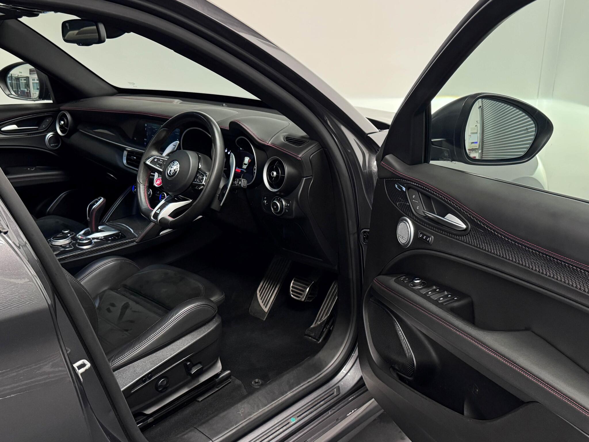 Alfa Romeo Stelvio view 33