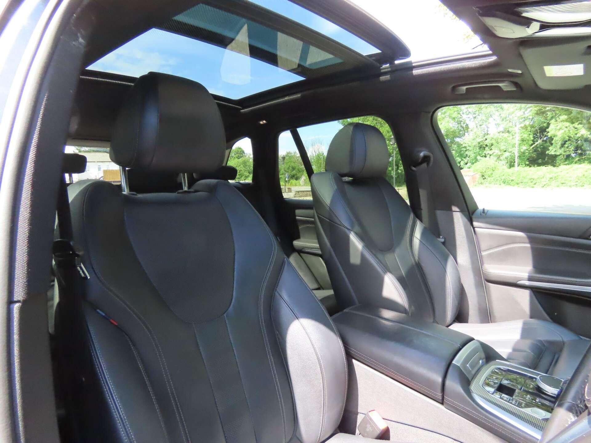 BMW X5 view 9