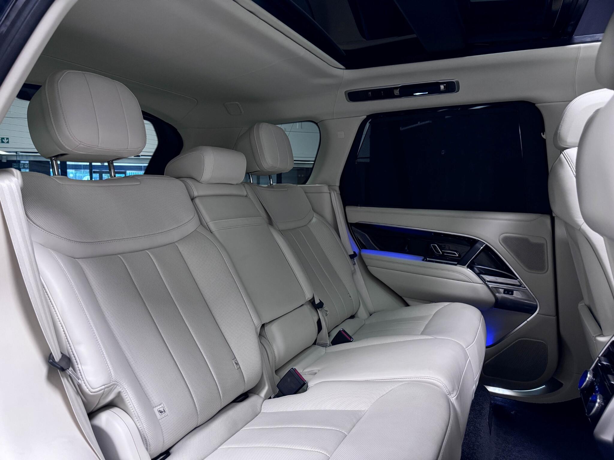 Land Rover Range Rover view 31