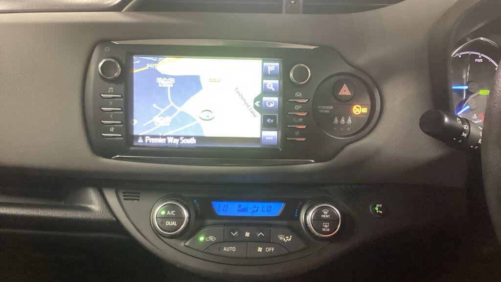 Toyota Yaris view 13