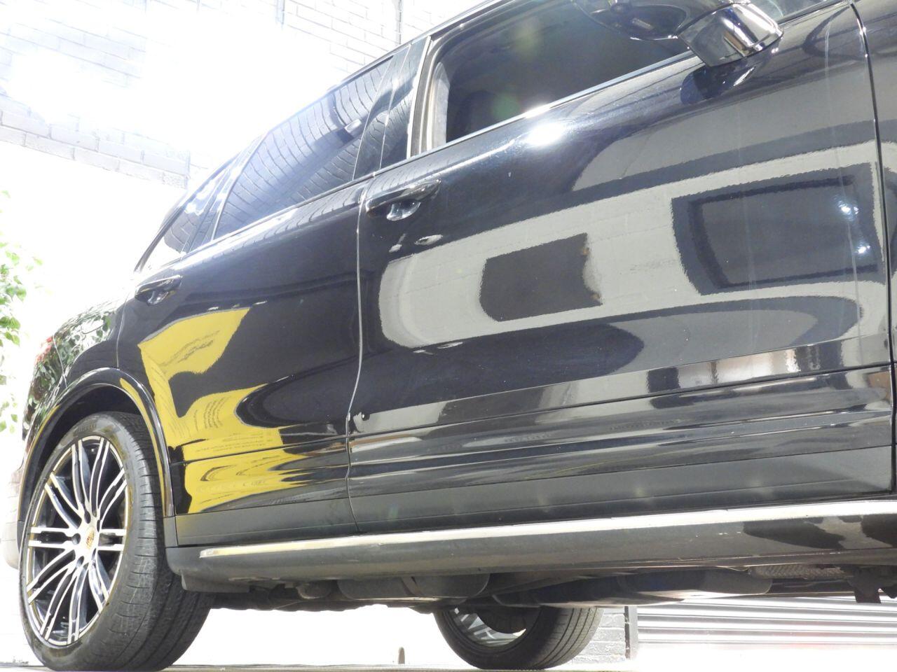 Porsche Cayenne view 15