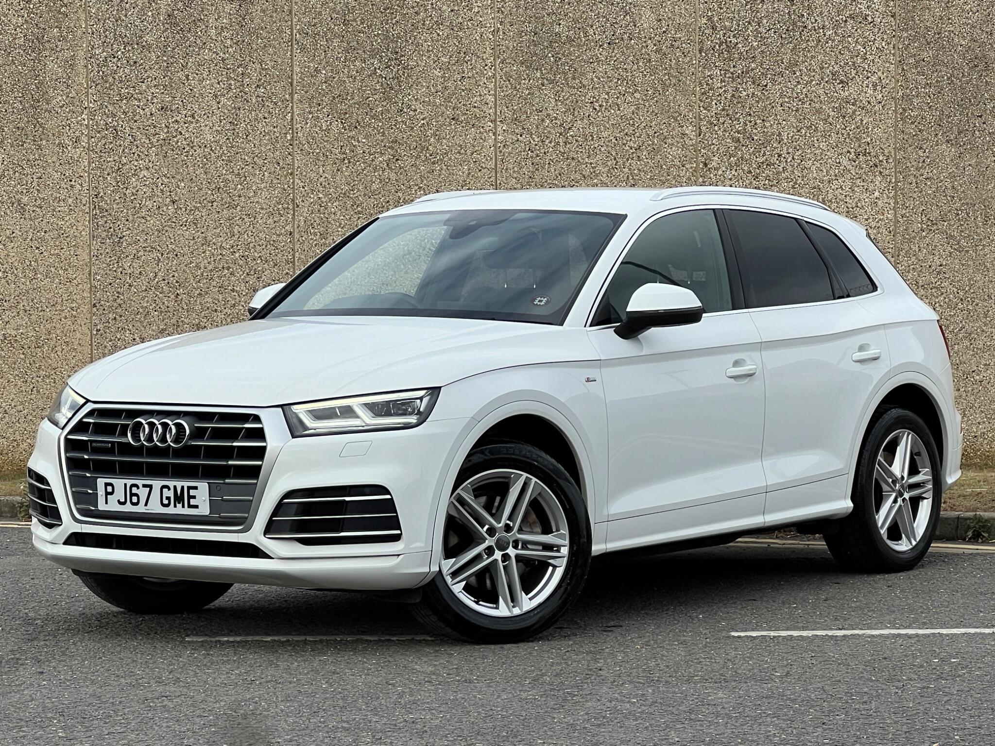 Audi Q5 view 4