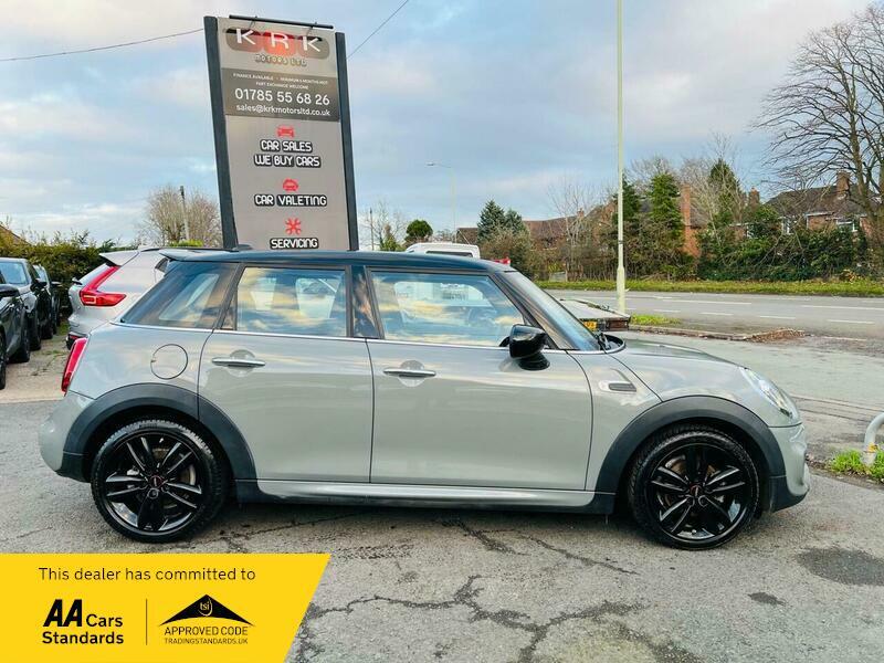 2020 MINI Hatch 1.5 Cooper Sport Steptronic Euro 6 (s/s) 5dr • 44,000 miles image 7