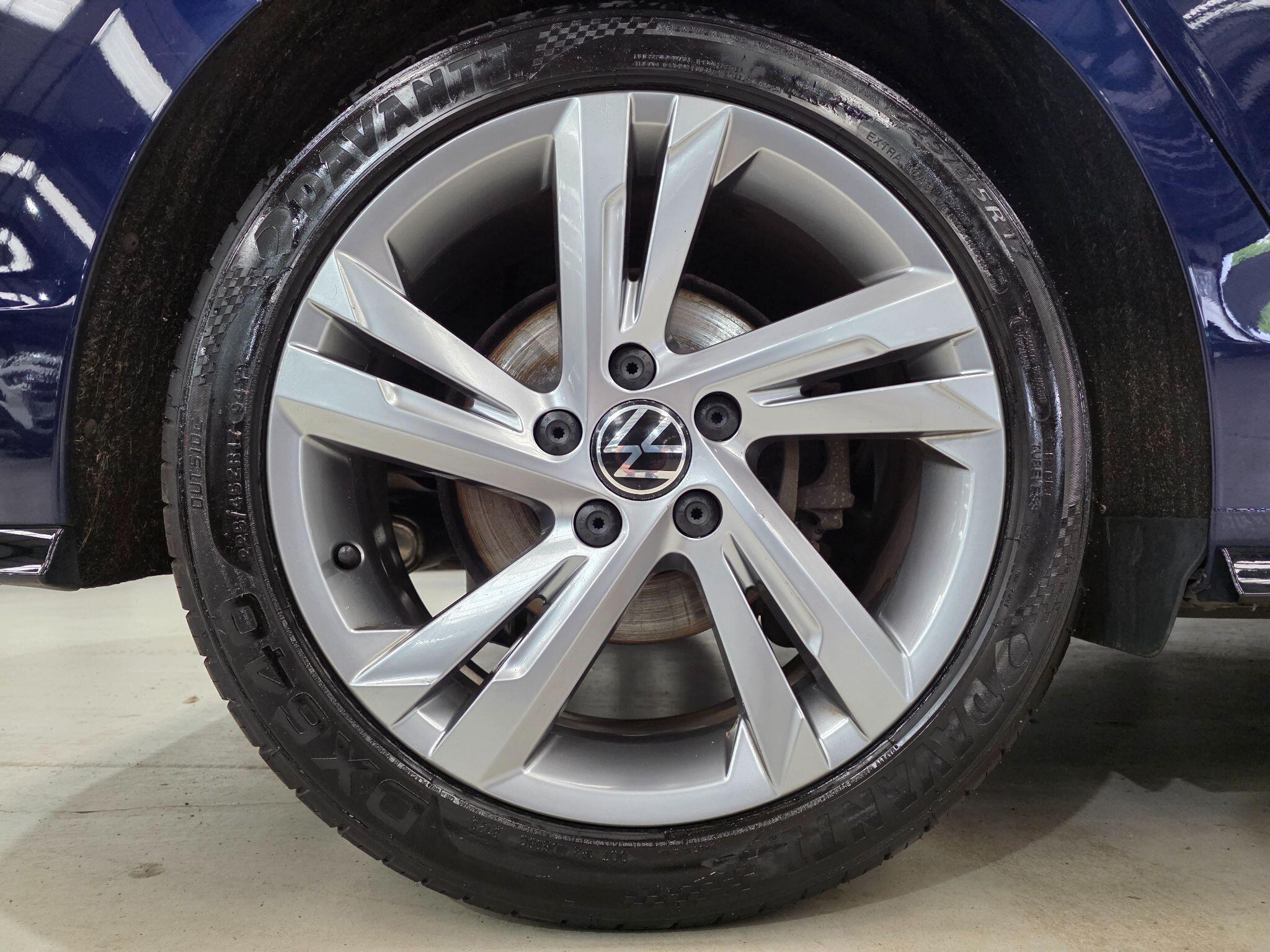 Volkswagen Golf view 26