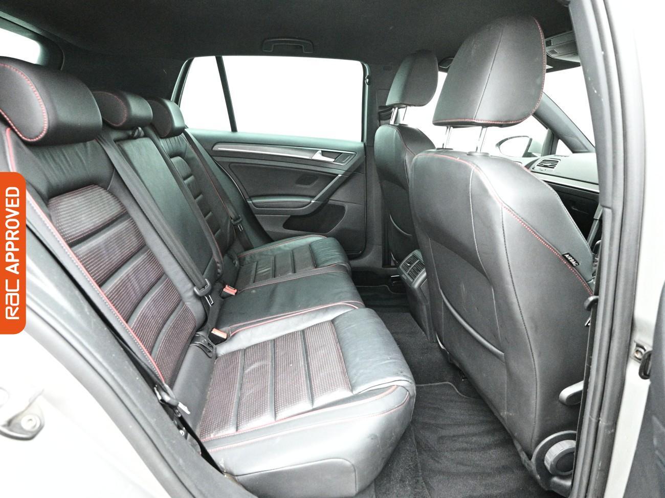 Volkswagen Golf view 13