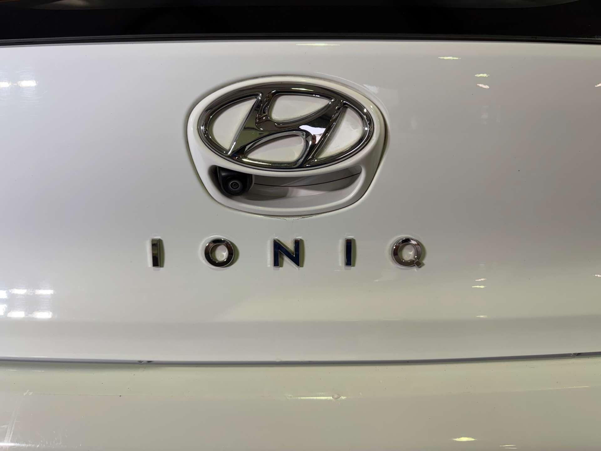 Hyundai Ioniq view 9