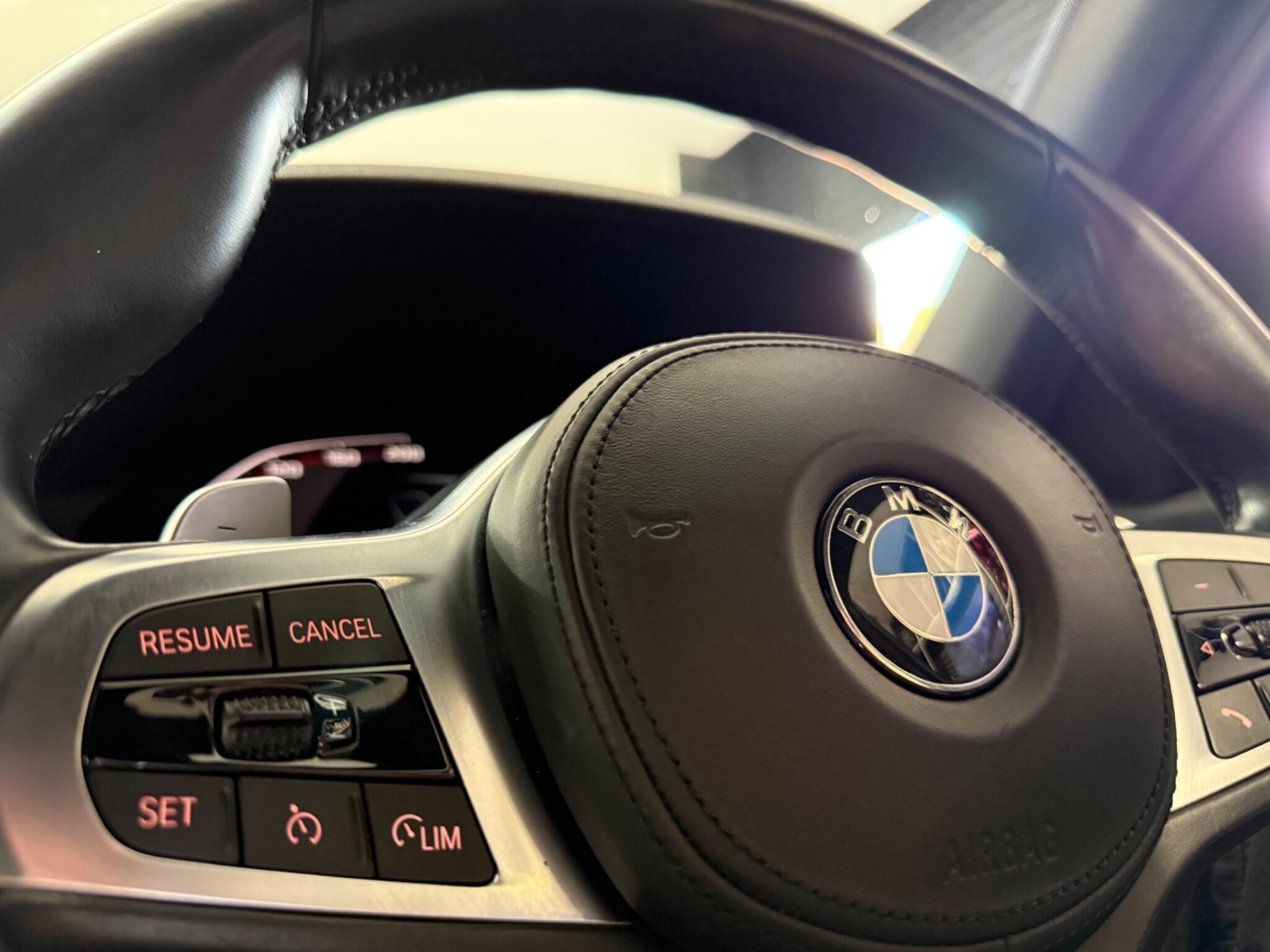 BMW 3 Series view 19