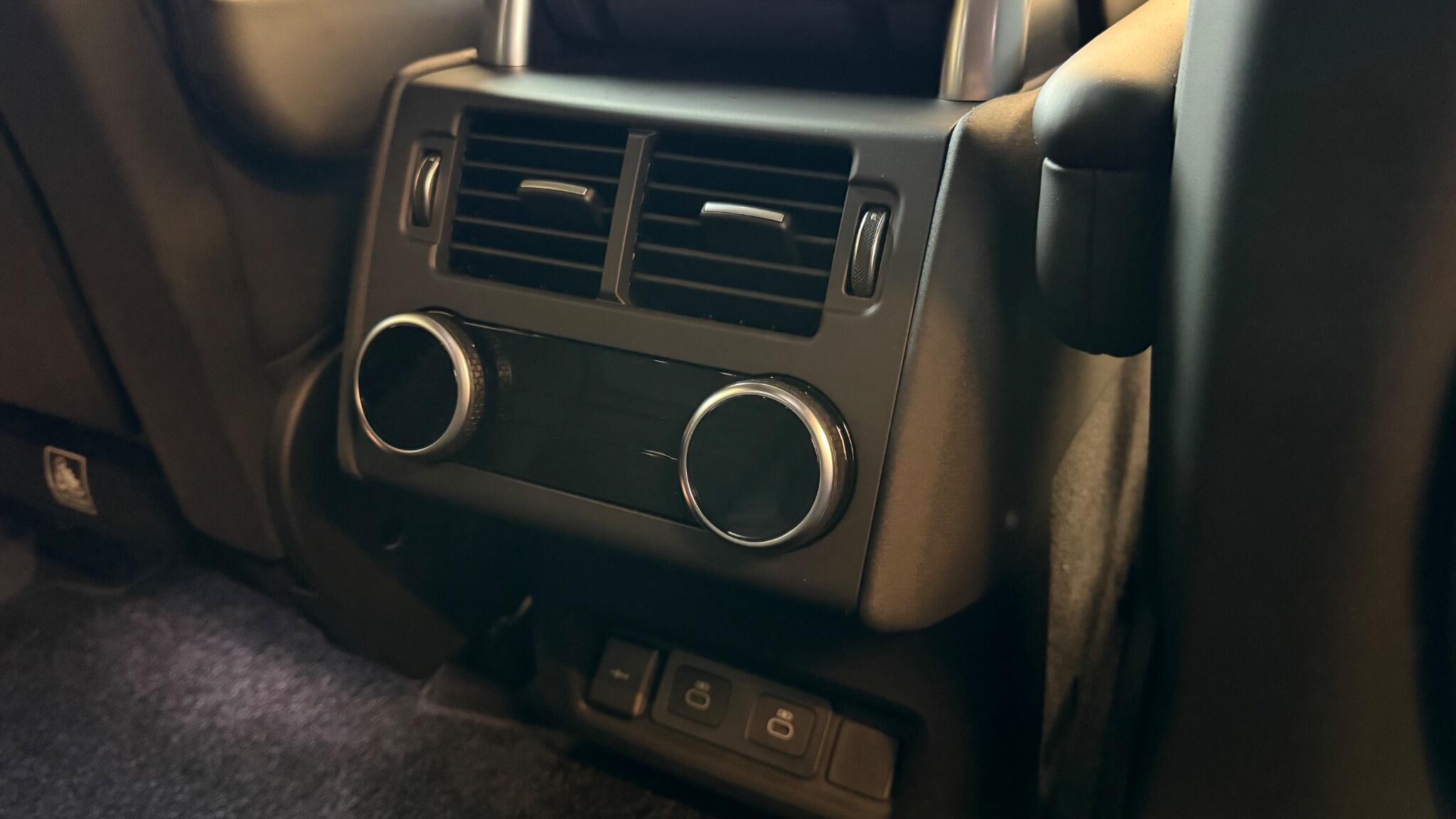 Land Rover Discovery view 21