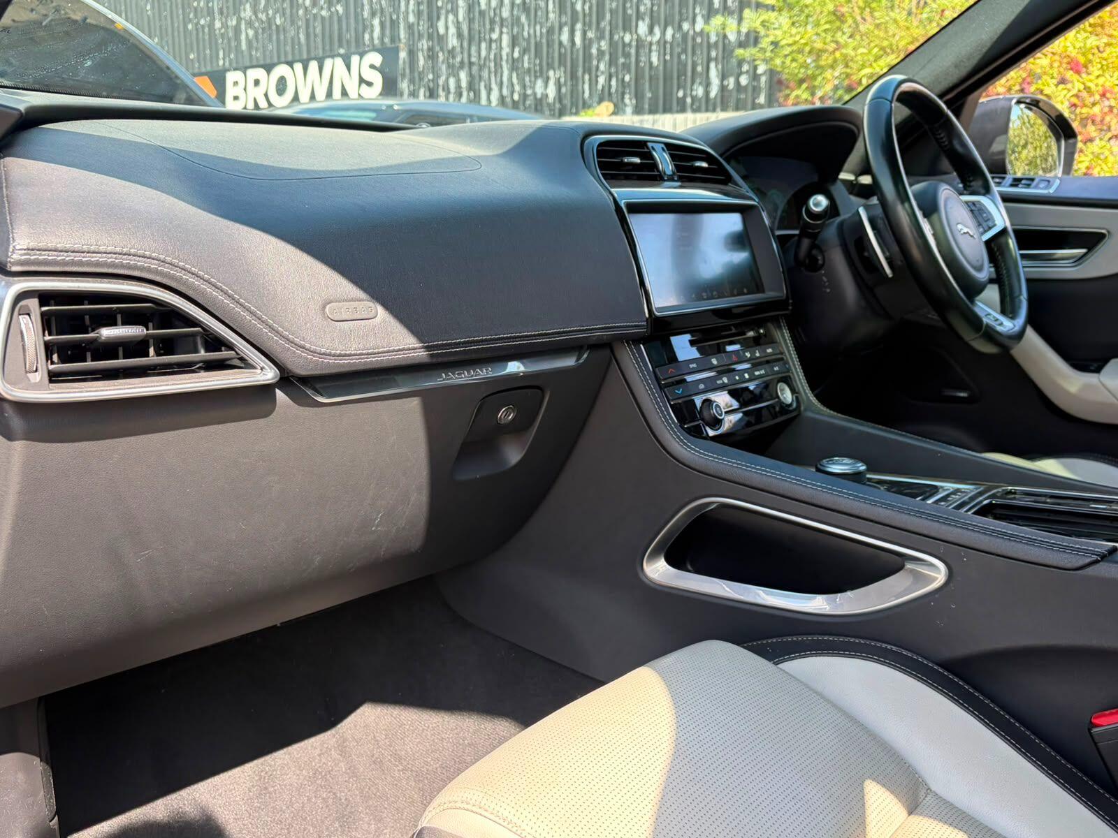 Jaguar F-Pace view 8