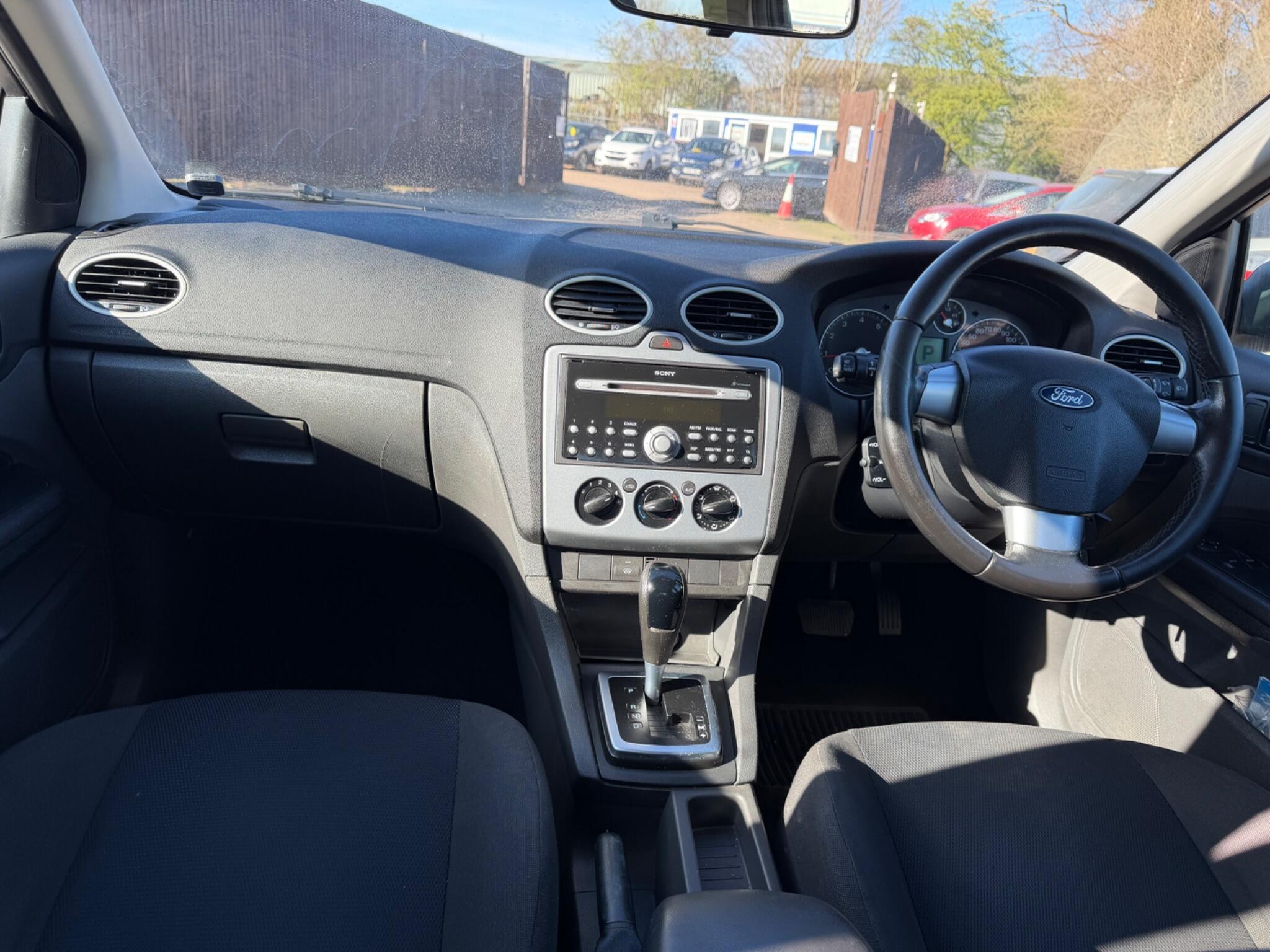 2006 Ford Focus 1.6 Zetec Climate 5dr image 20