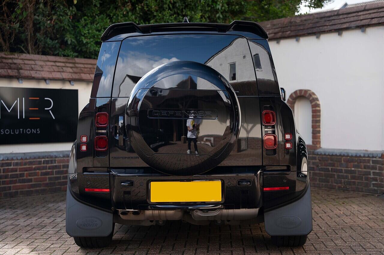Land Rover Defender view 5