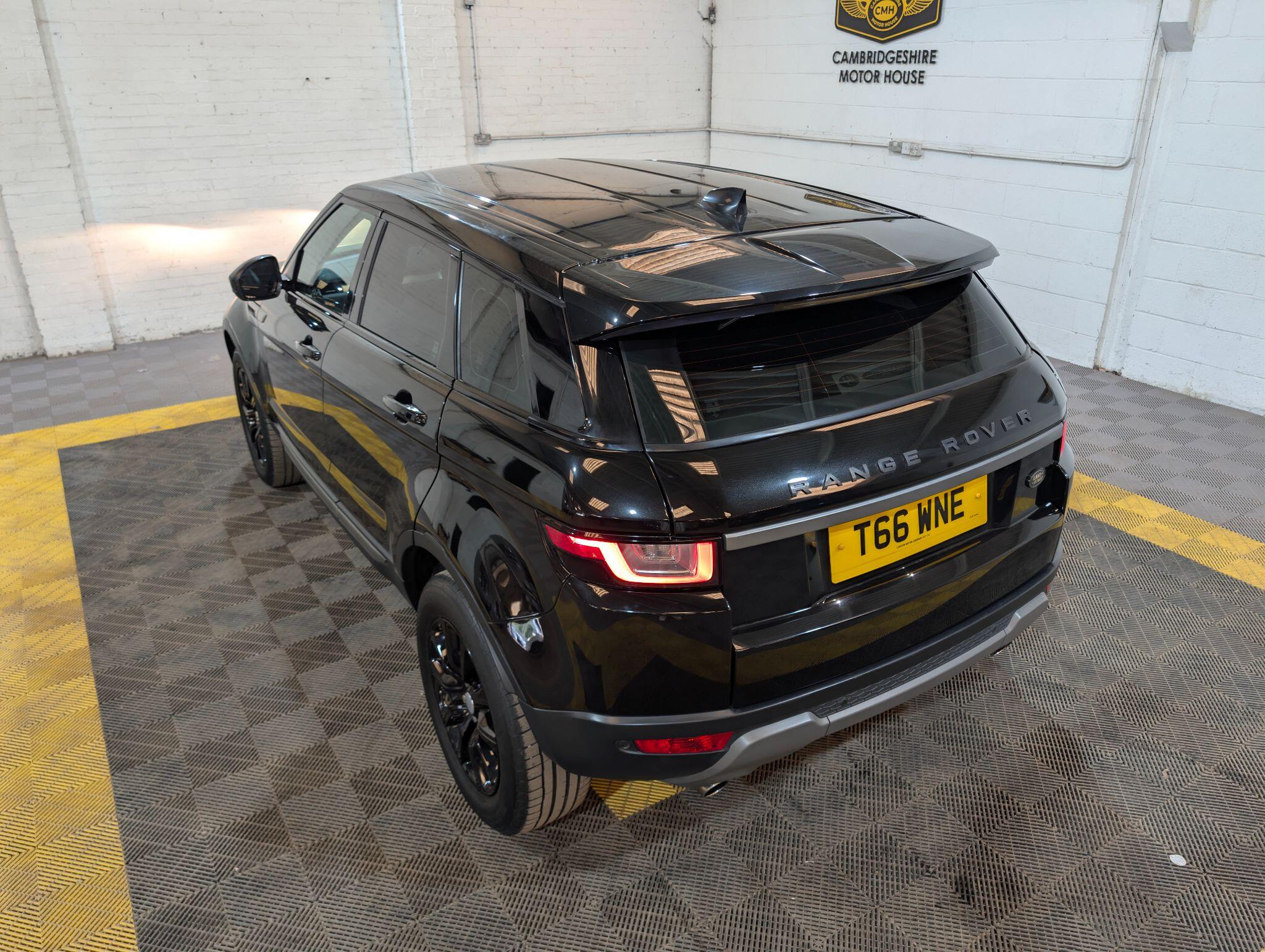 Land Rover Range Rover Evoque view 11