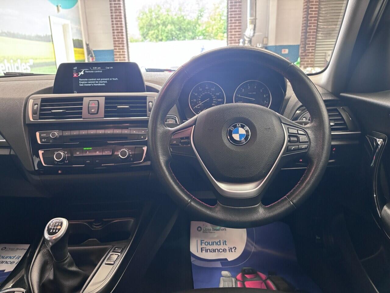 BMW 1 Series view 18