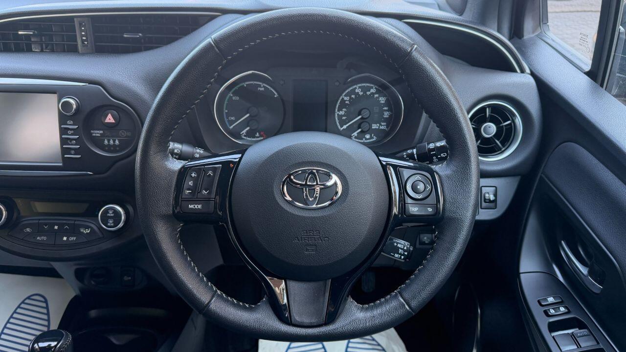 Toyota Yaris view 16