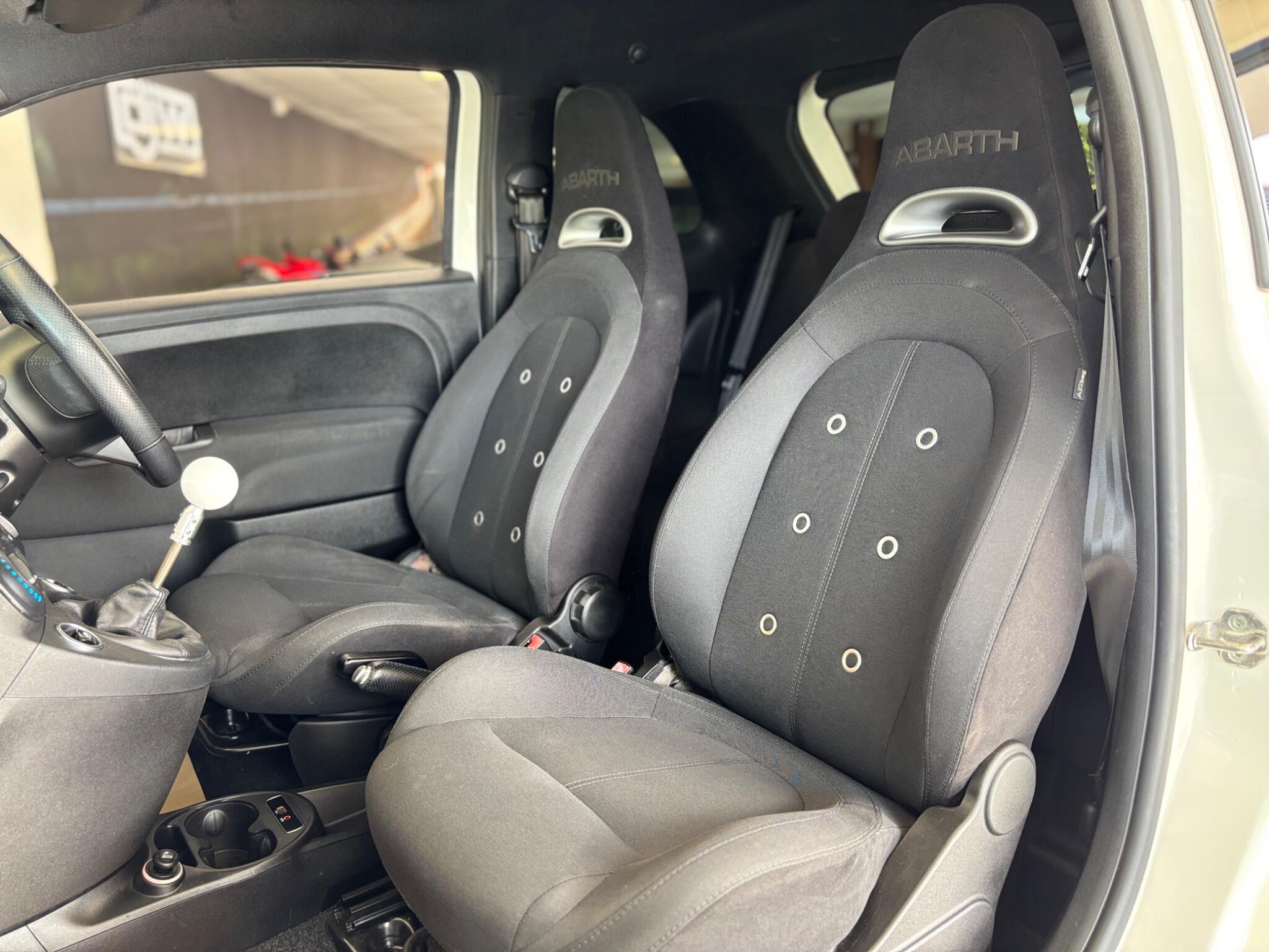 Abarth 595 view 25