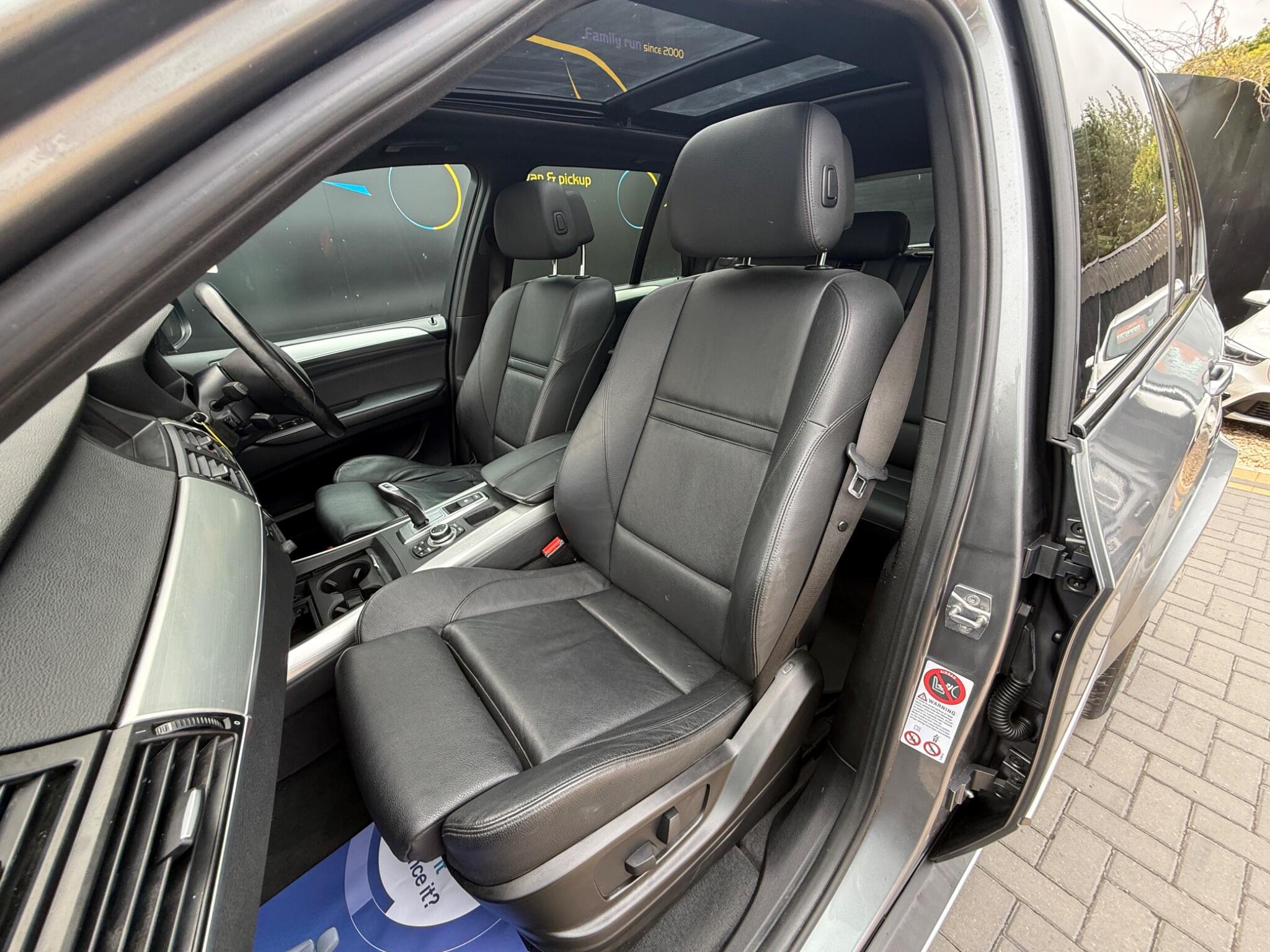 BMW X5 view 24