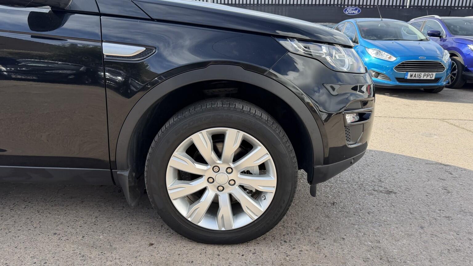 Land Rover Discovery Sport view 49