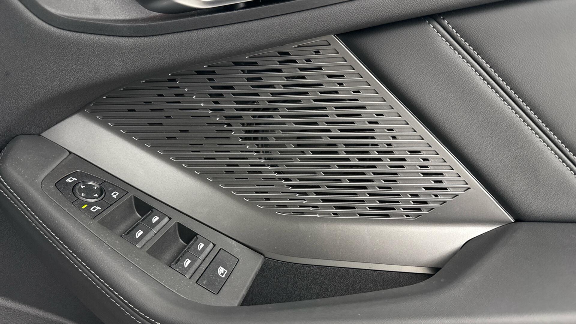 BMW 2 Series view 20