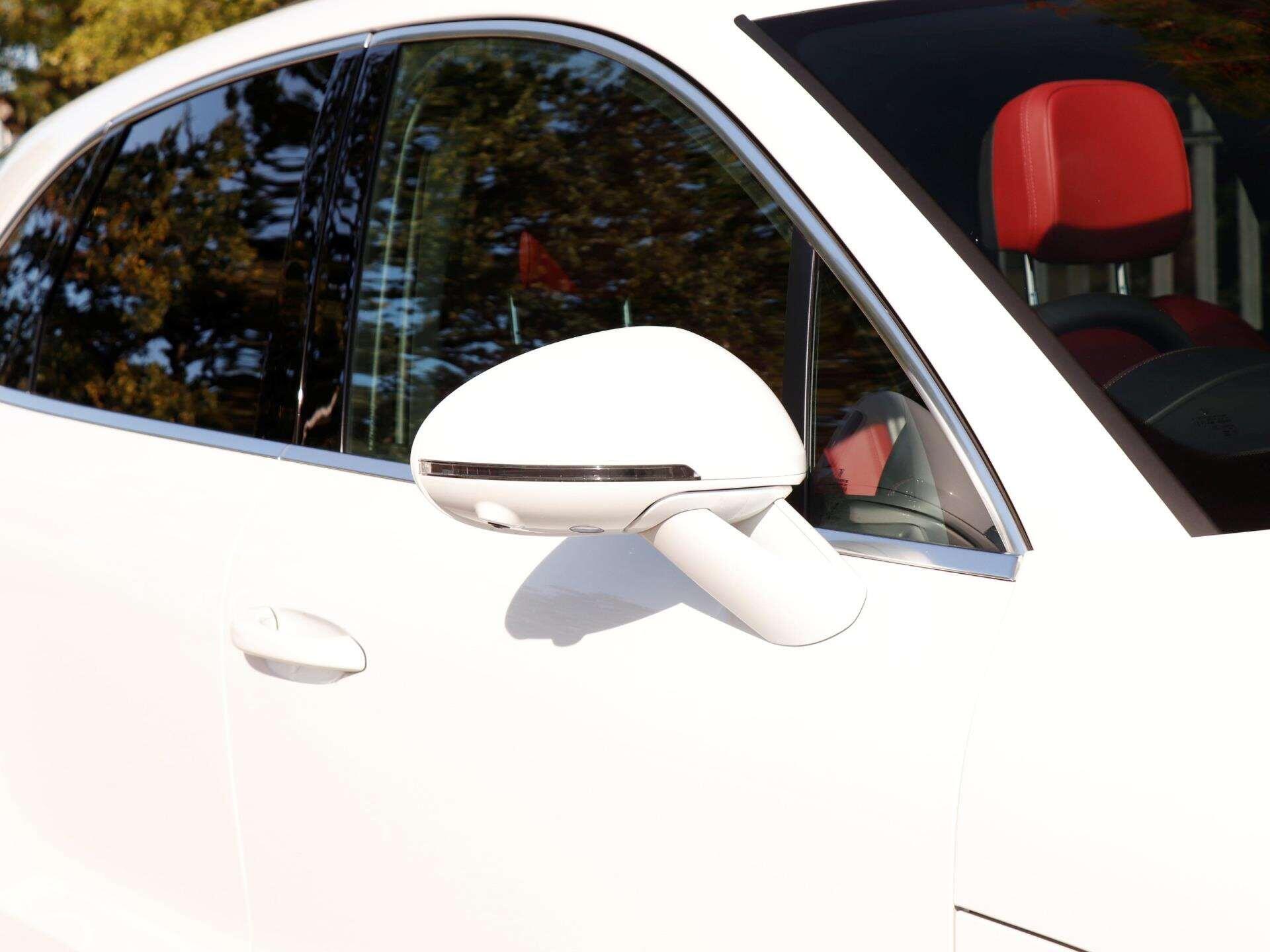 Porsche Macan view 32