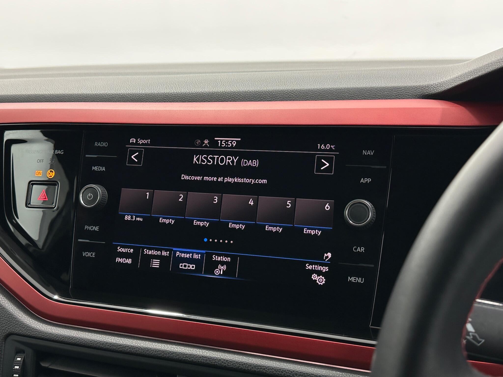 Volkswagen Polo view 25