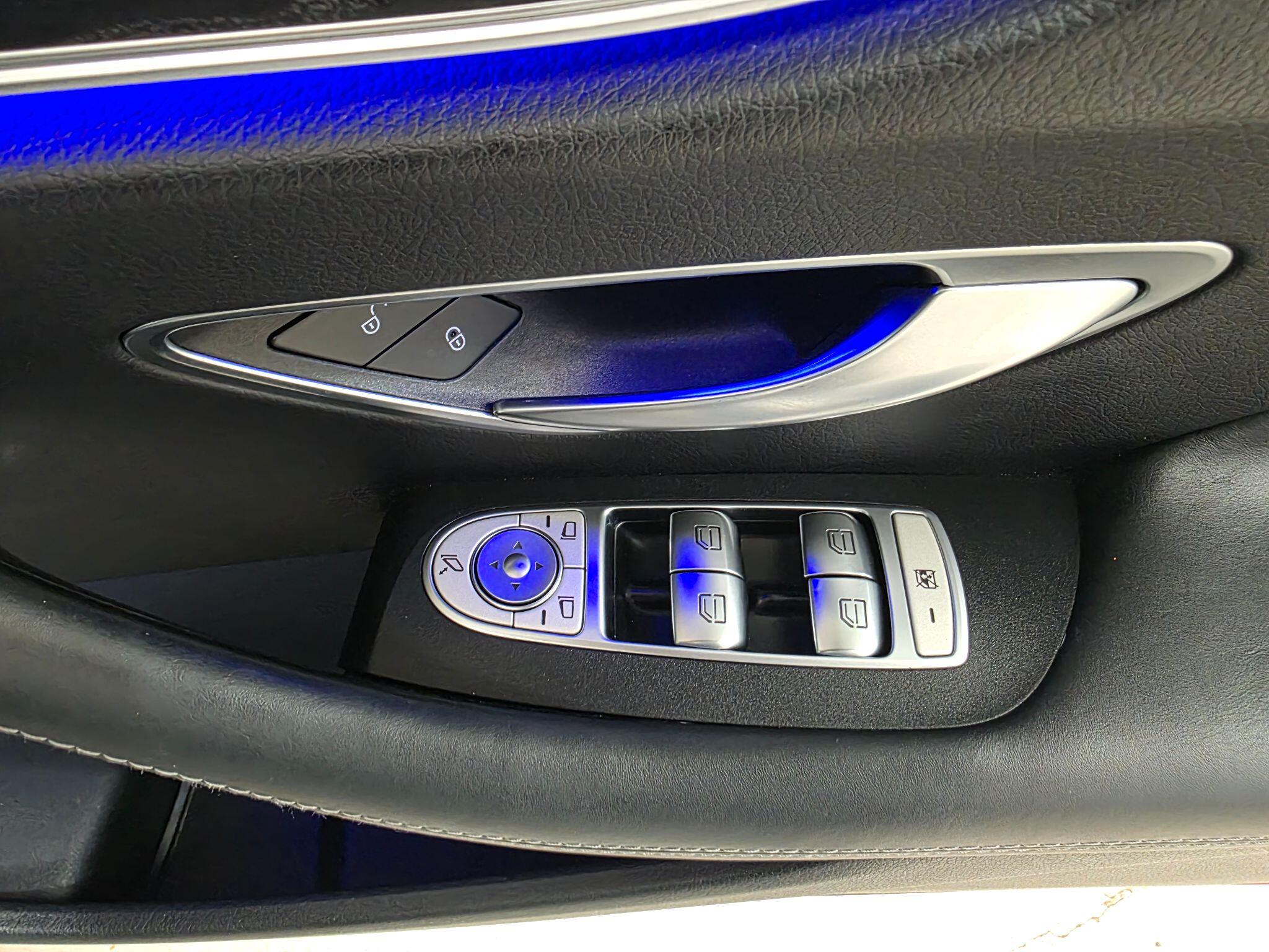 Mercedes-Benz E Class view 18