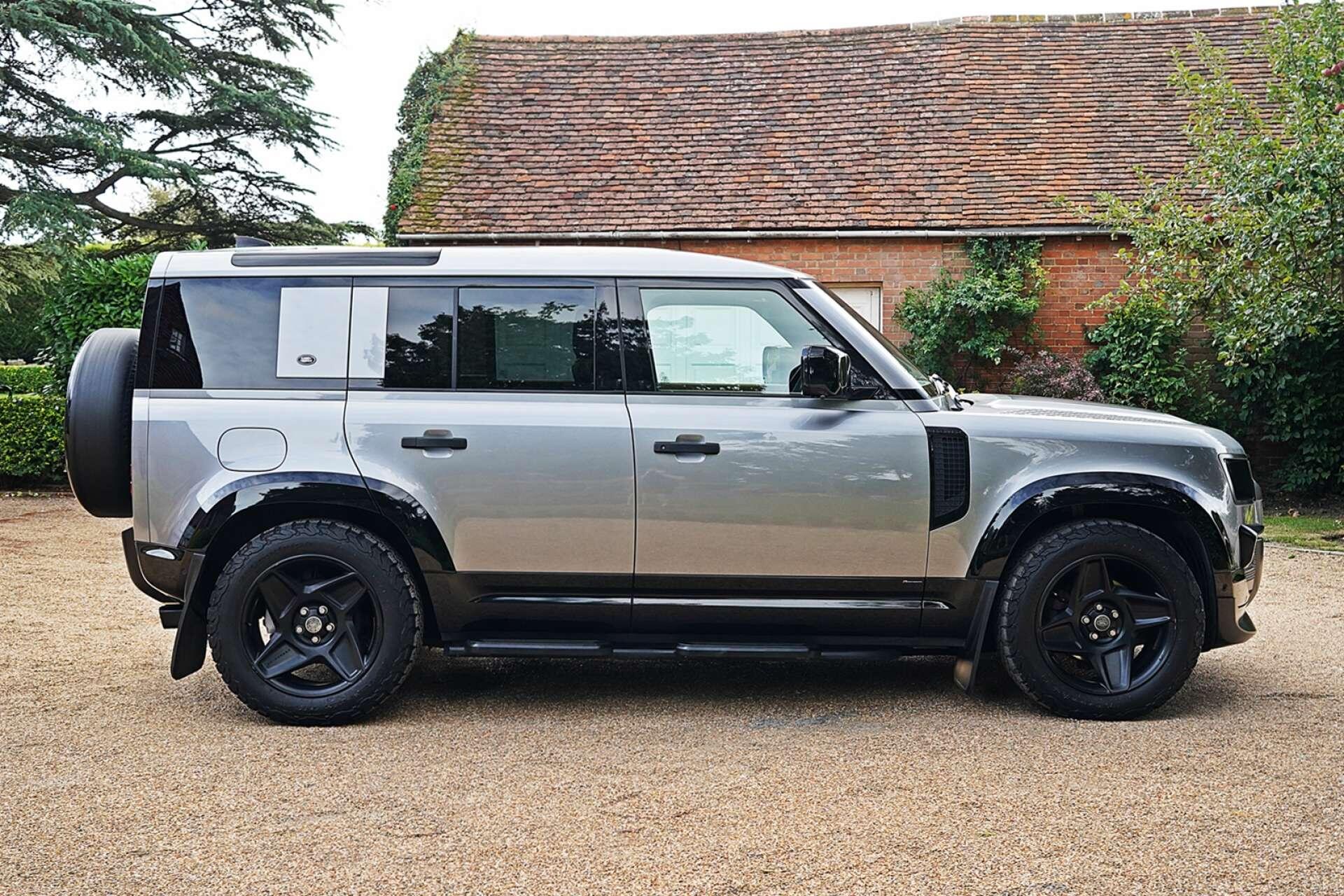 Land Rover Defender view 9