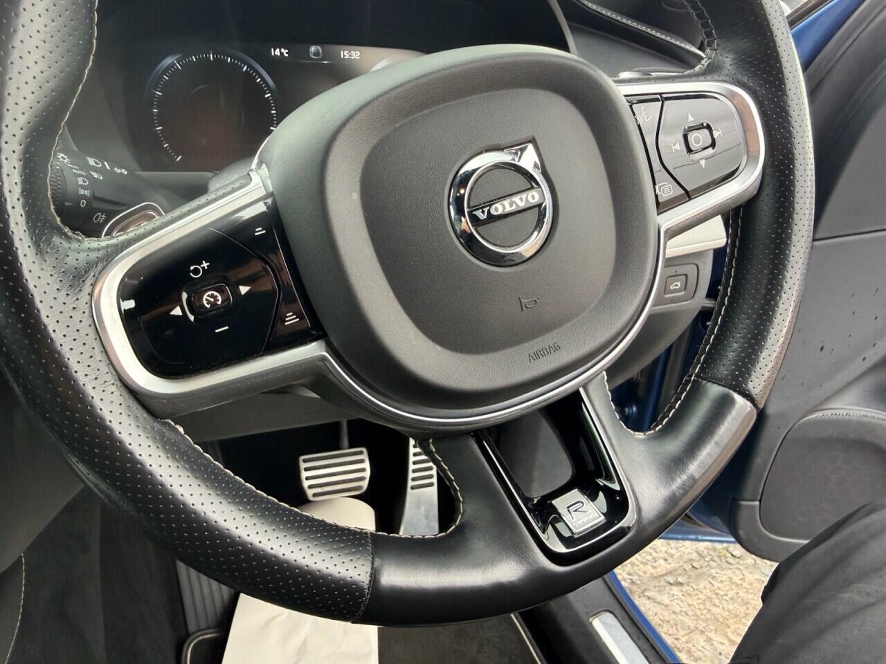 Volvo XC90 view 18
