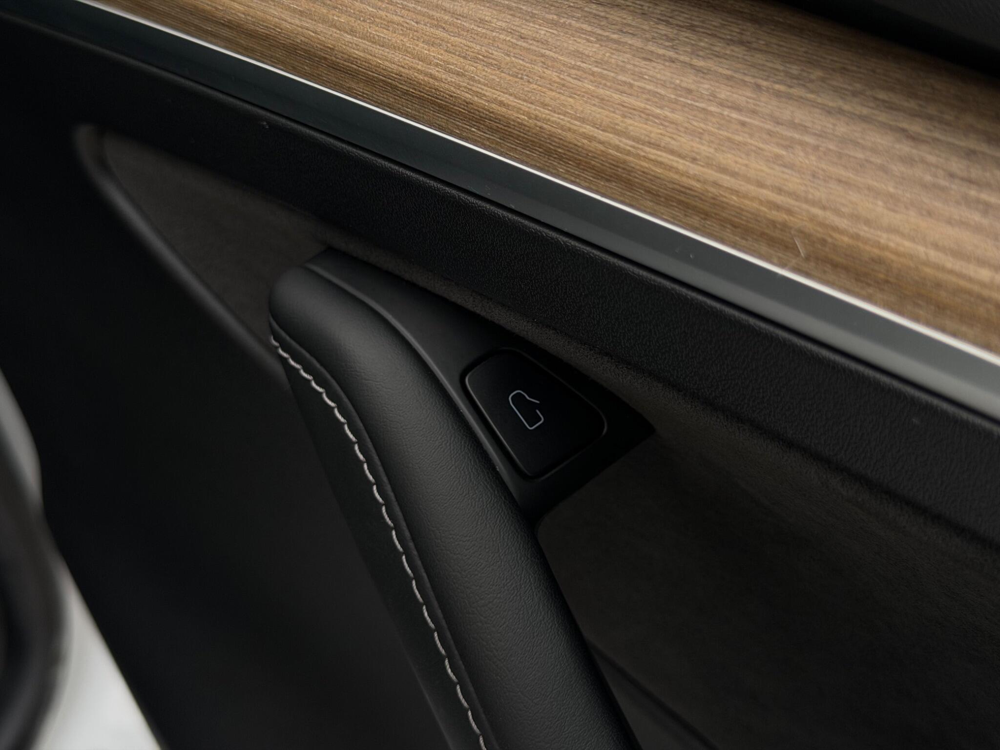 Tesla Model Y view 34
