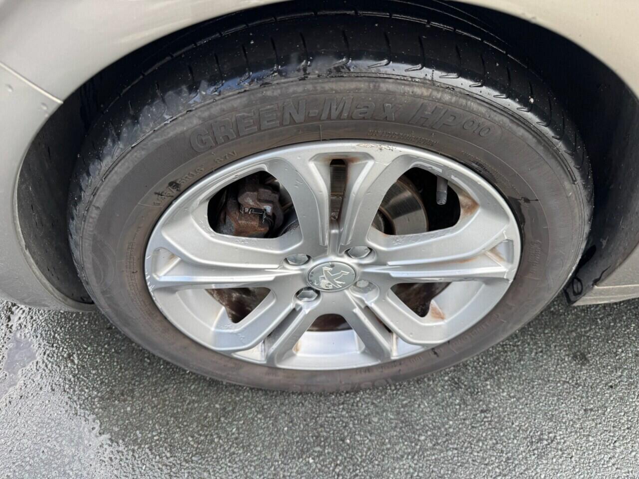 Peugeot 208 view 37