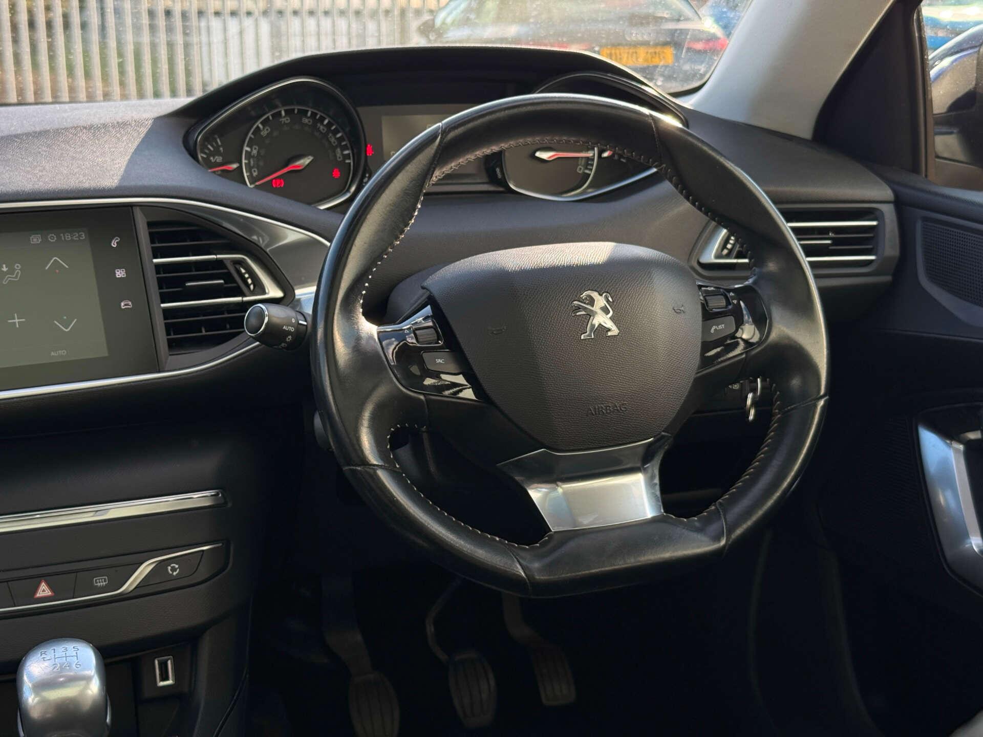 Peugeot 308 view 35