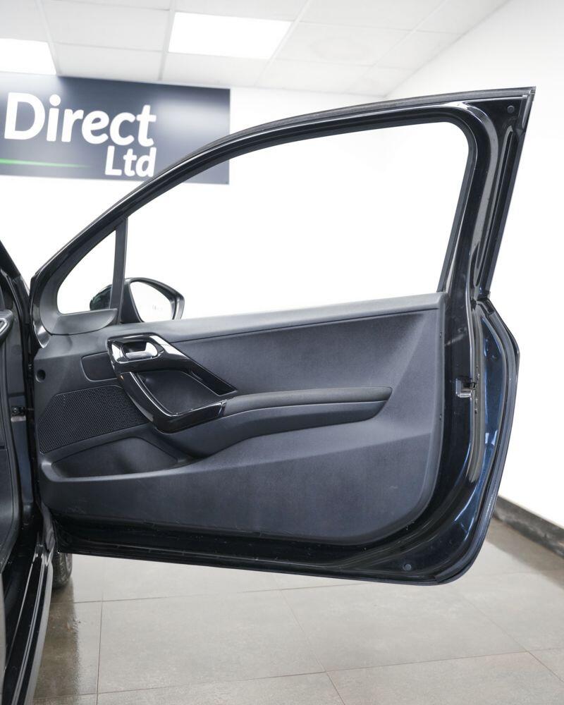 Peugeot 208 view 16