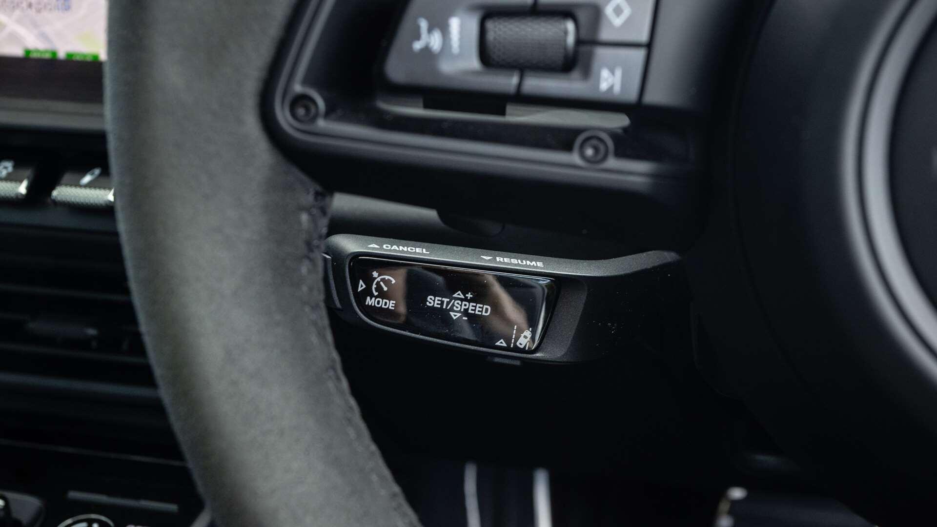 Porsche 911 view 28
