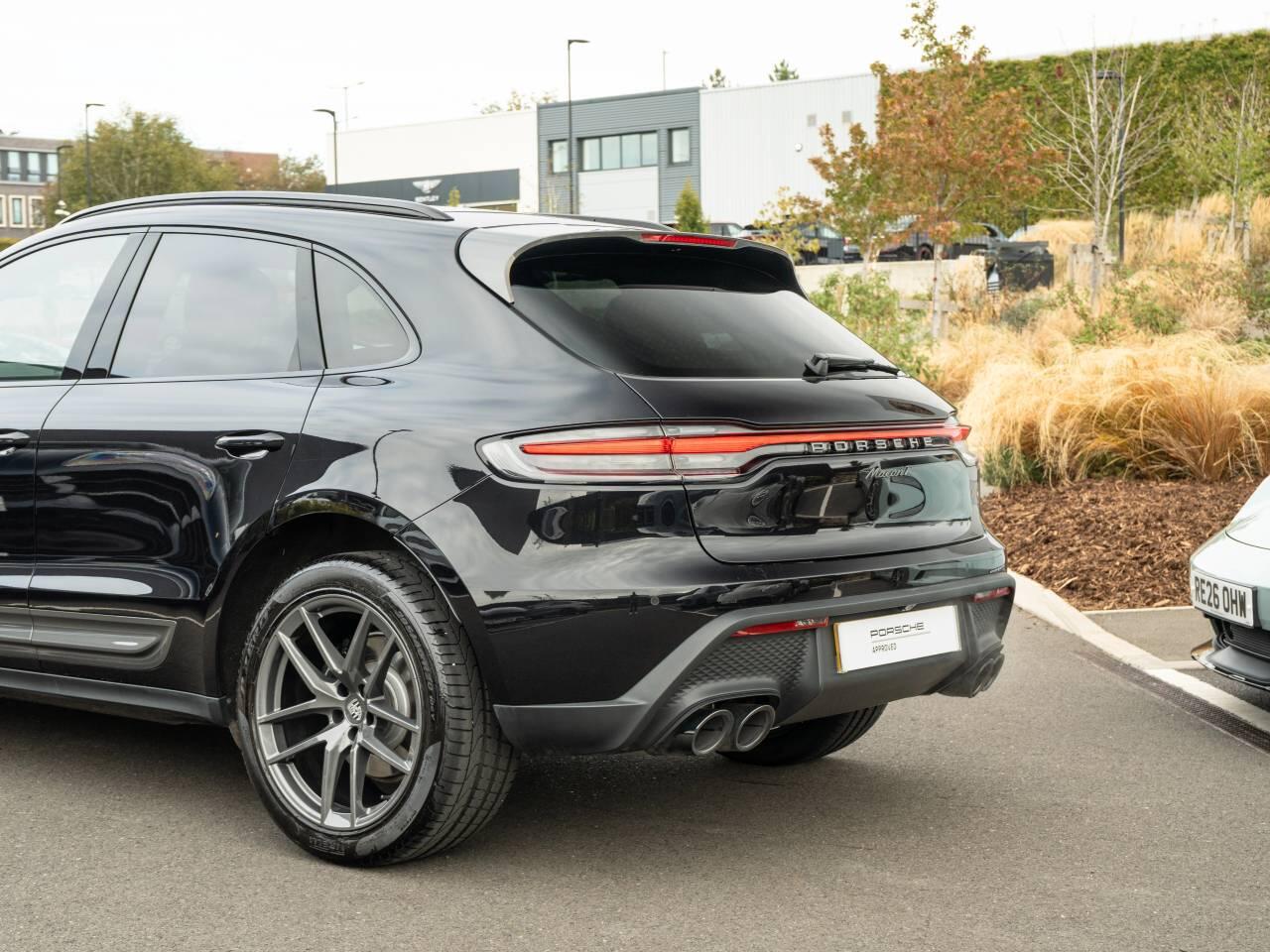 Porsche Macan view 8