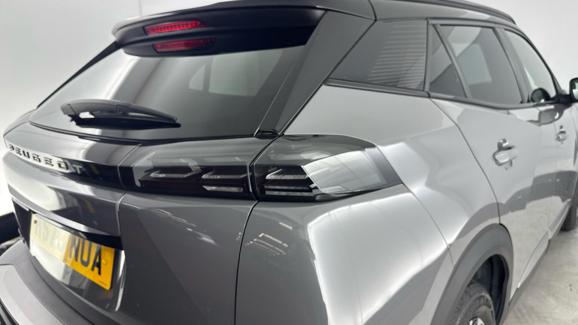 Peugeot 2008 view 18