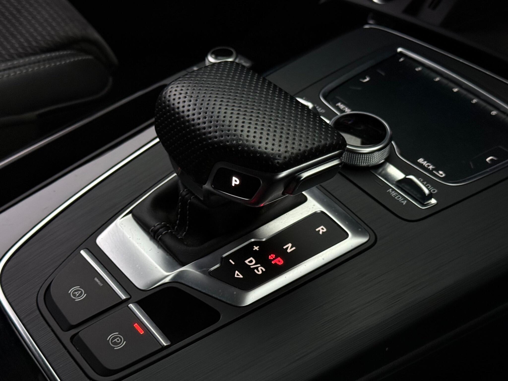 Audi Q5 view 26
