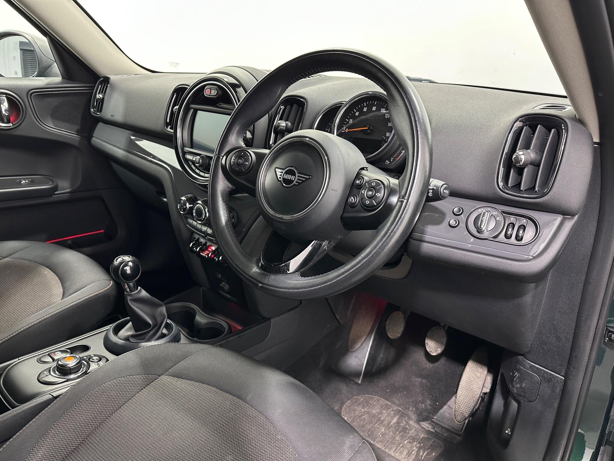 Mini Countryman view 11