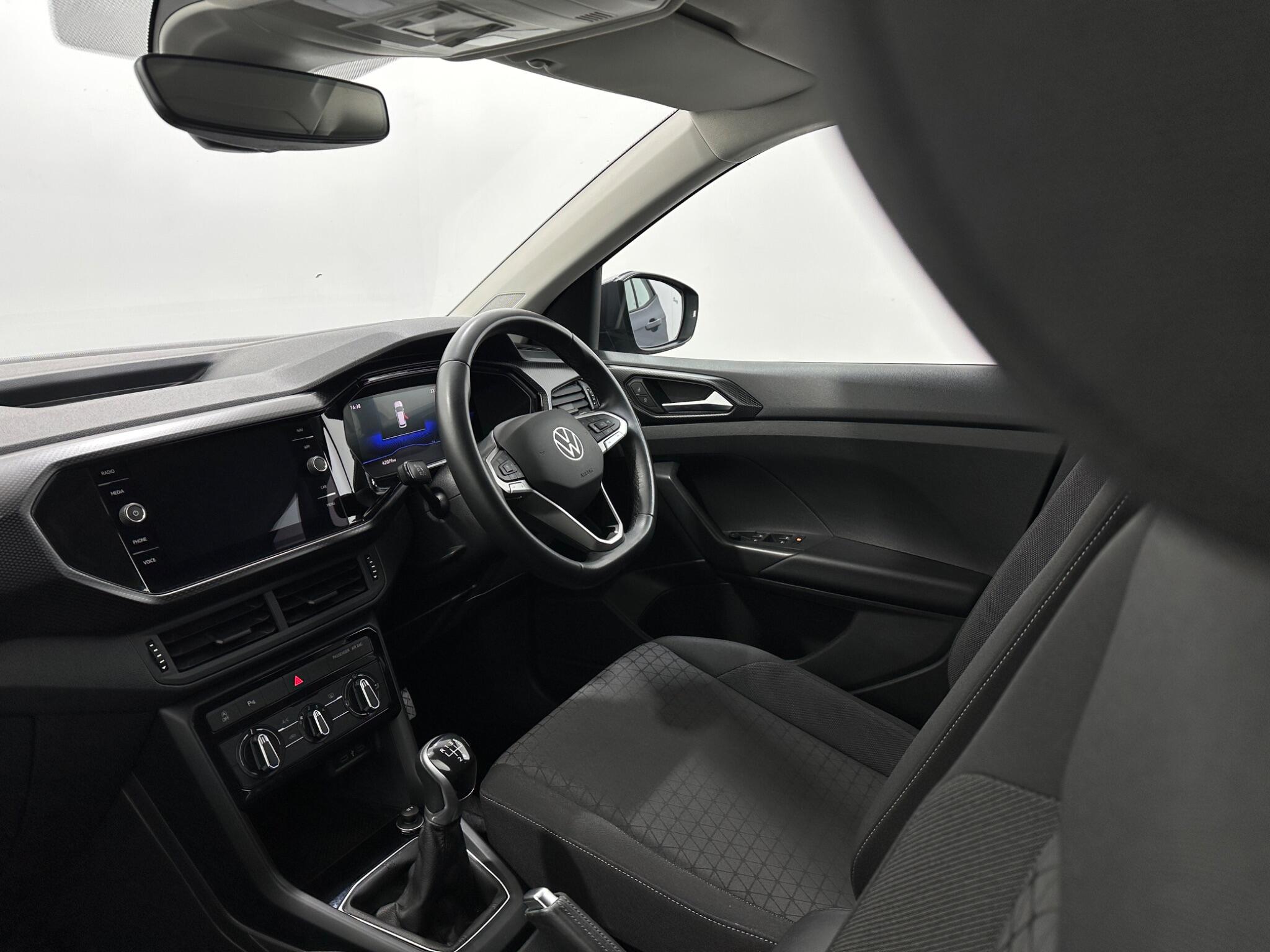 Volkswagen T-Cross view 28