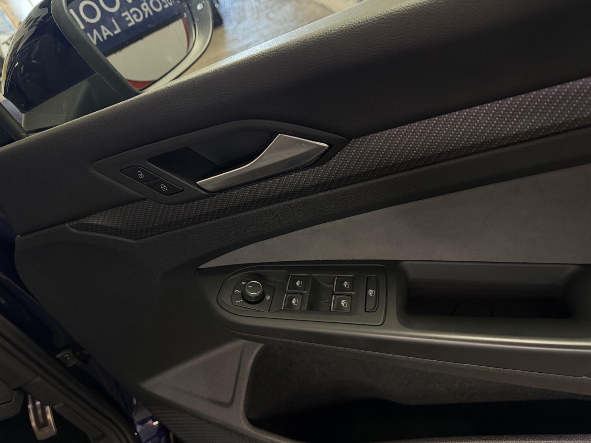 Volkswagen Golf view 13