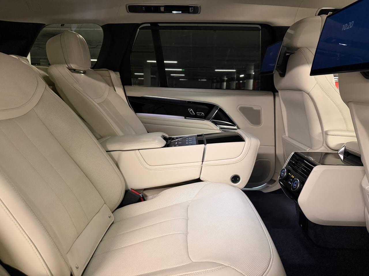 Land Rover Range Rover view 19