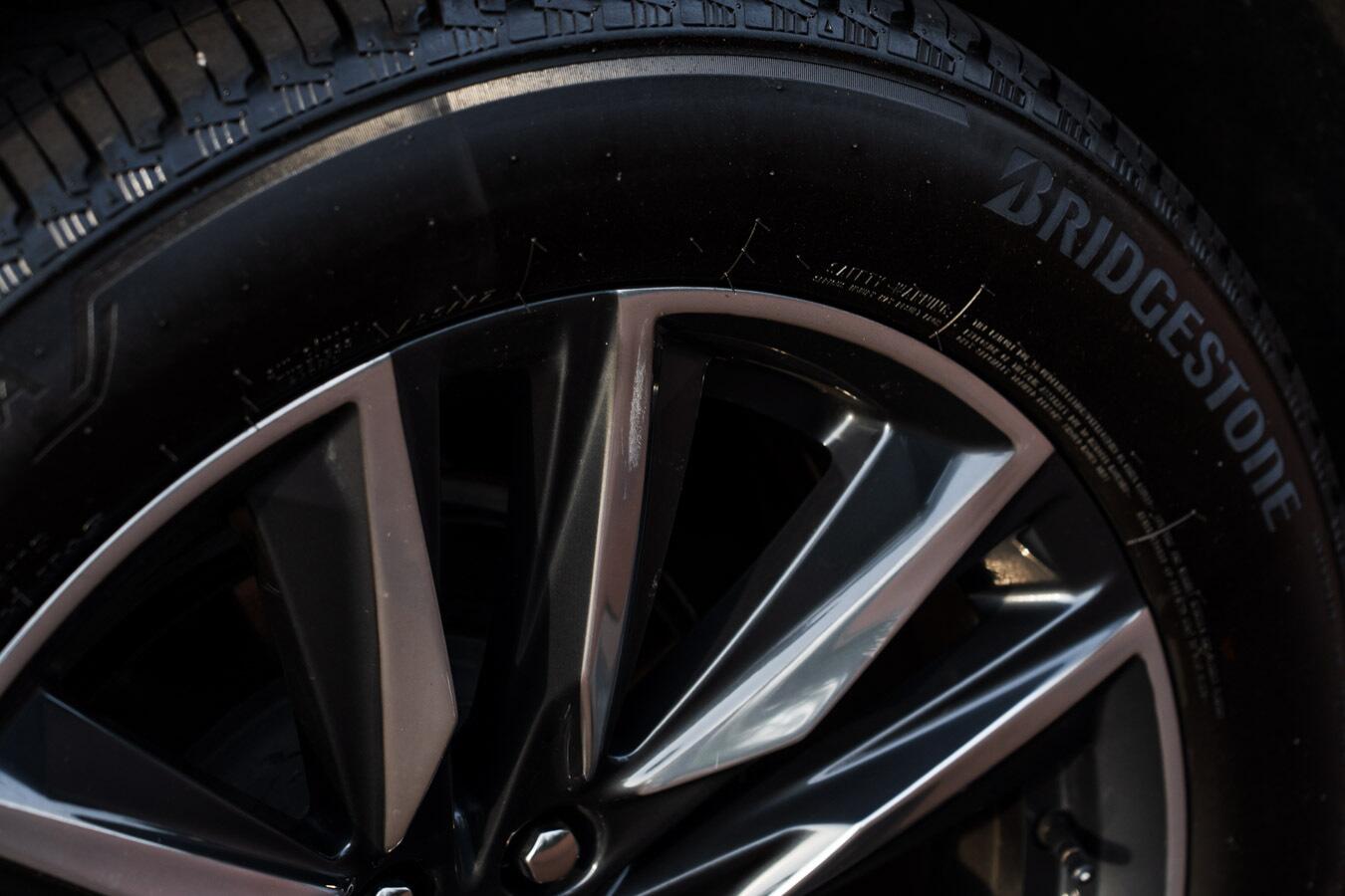 Cadillac Escalade view 19