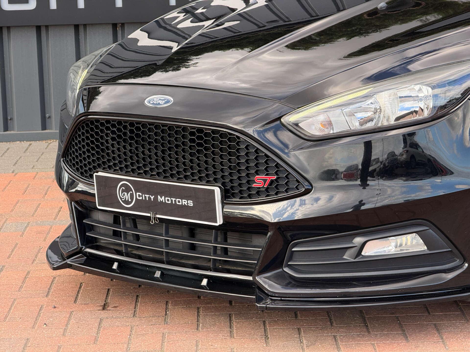 Ford Focus view 4