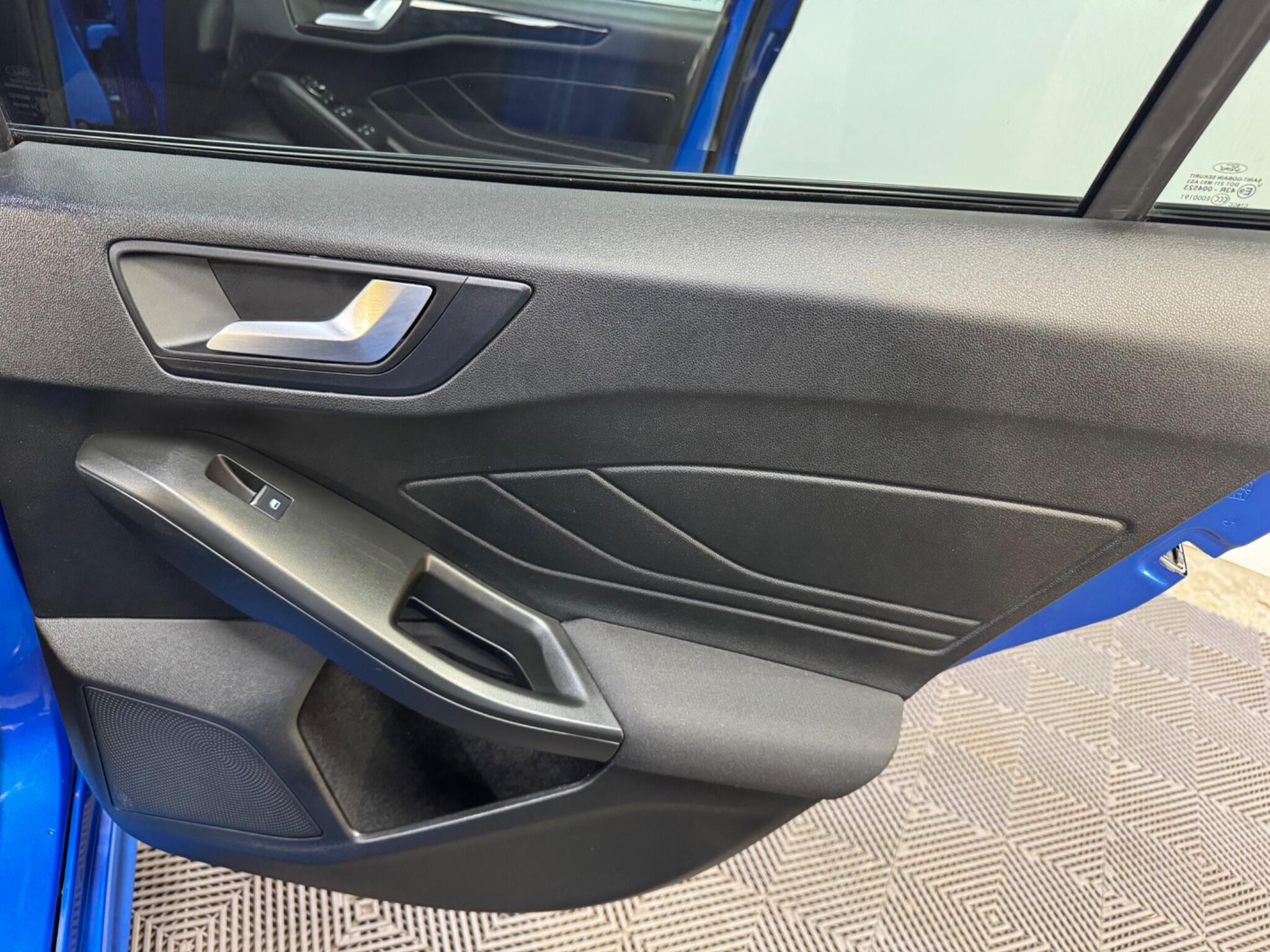 Ford Focus view 34